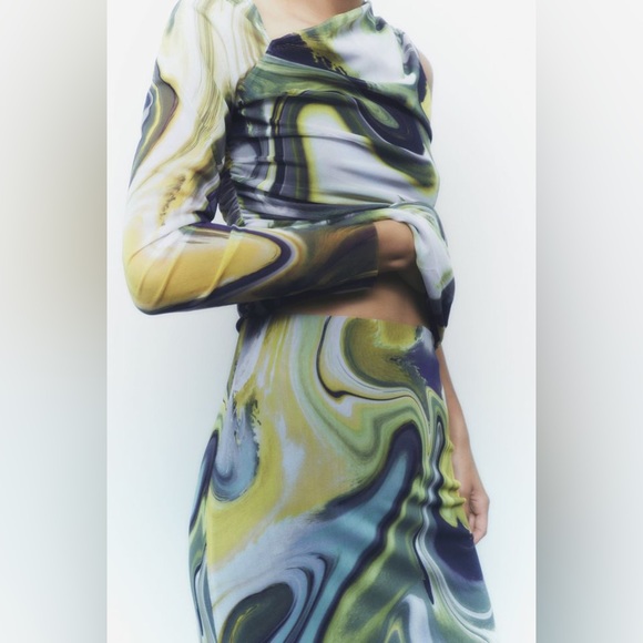 ZARA Bloggers Fav Skirt - Picture 7 of 15